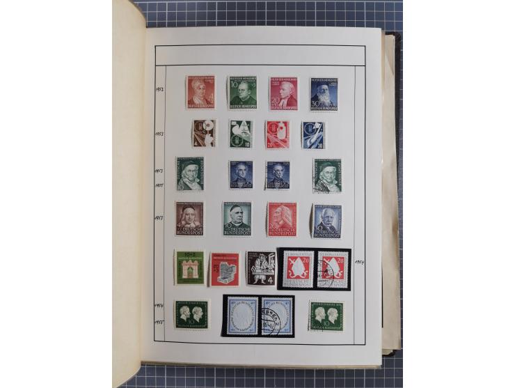 1880/1980 (ca.), alte Sammlung in 3 Bänden, dabei schöne Teile Saar, Danzig und Kolonien sowie Deutschland nach 1945&nbsp;