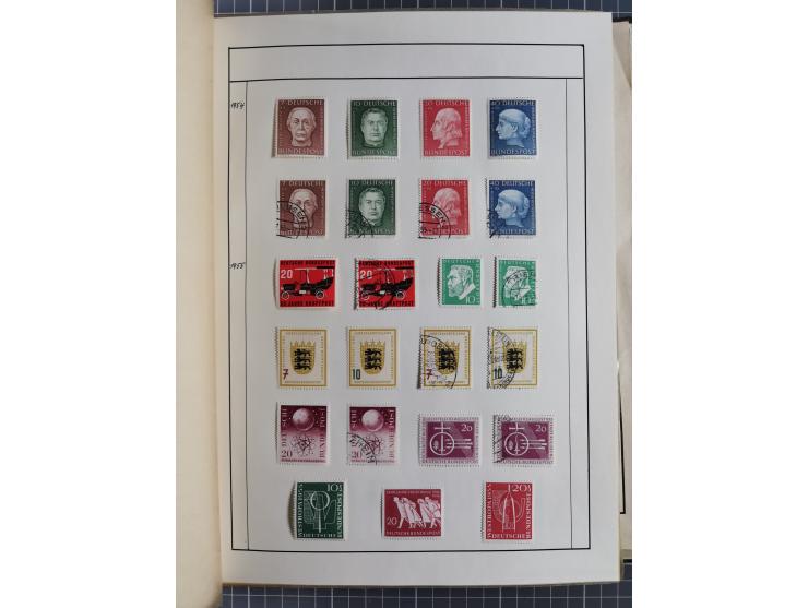 1880/1980 (ca.), alte Sammlung in 3 Bänden, dabei schöne Teile Saar, Danzig und Kolonien sowie Deutschland nach 1945&nbsp;