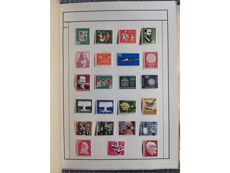 1880/1980 (ca.), alte Sammlung in 3 Bänden, dabei schöne Teile Saar, Danzig und Kolonien sowie Deutschland nach 1945&nbsp;