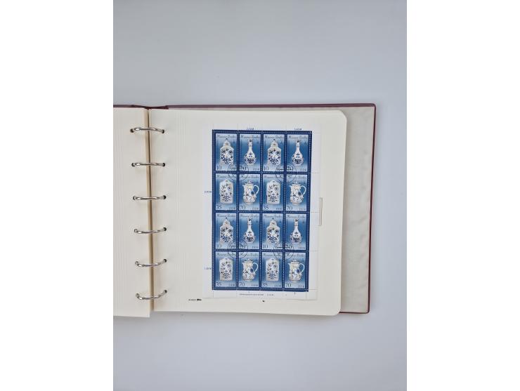 1948/90, in den Hauptnummern augenscheinlich komplette gestempelte Sammlungen Berlin 1948-90 und DDR 1949-90, sowie eine fast