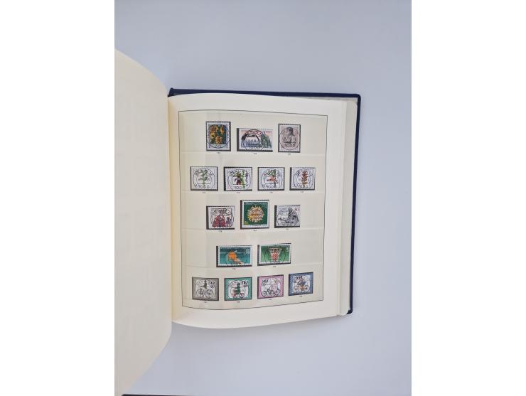 1948/90, in den Hauptnummern augenscheinlich komplette gestempelte Sammlungen Berlin 1948-90 und DDR 1949-90, sowie eine fast