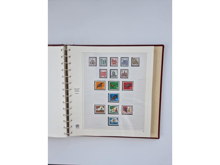 1948/90, in den Hauptnummern augenscheinlich komplette gestempelte Sammlungen Berlin 1948-90 und DDR 1949-90, sowie eine fast