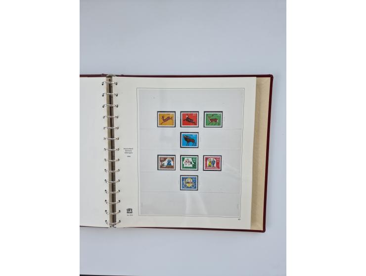 1948/90, in den Hauptnummern augenscheinlich komplette gestempelte Sammlungen Berlin 1948-90 und DDR 1949-90, sowie eine fast