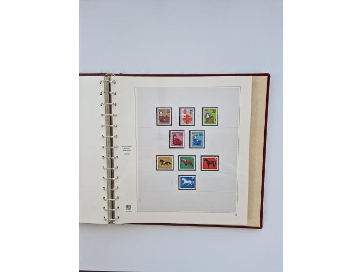 1948/90, in den Hauptnummern augenscheinlich komplette gestempelte Sammlungen Berlin 1948-90 und DDR 1949-90, sowie eine fast