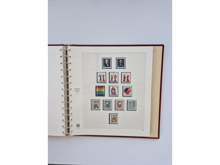 1948/90, in den Hauptnummern augenscheinlich komplette gestempelte Sammlungen Berlin 1948-90 und DDR 1949-90, sowie eine fast