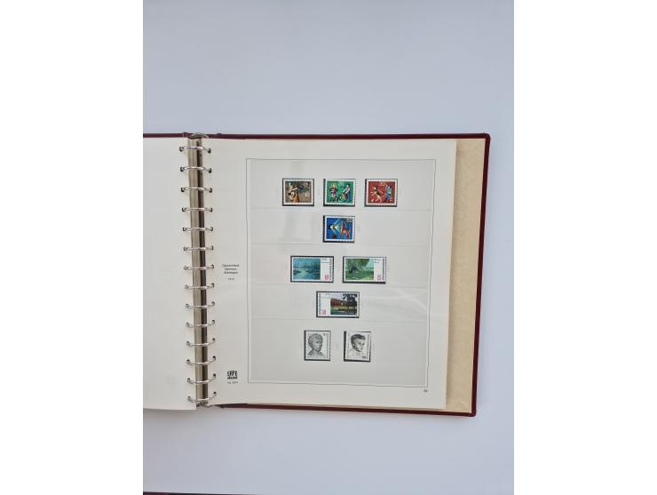 1948/90, in den Hauptnummern augenscheinlich komplette gestempelte Sammlungen Berlin 1948-90 und DDR 1949-90, sowie eine fast