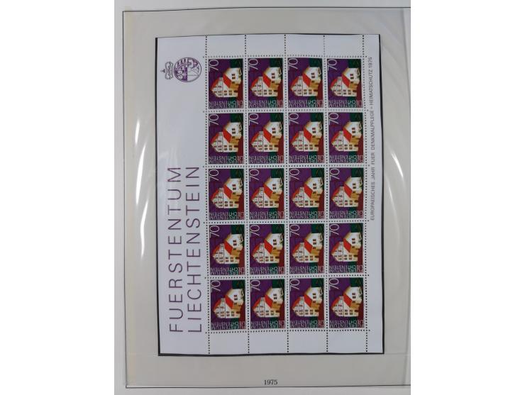 1949/79, postfrische und zusätzlich gestempelte Sammlung, in den Hauptnummern komplett, einschließlich Vor- und Mitläufern, d