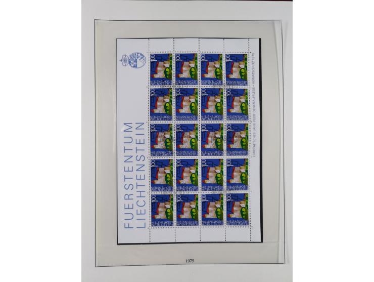 1949/79, postfrische und zusätzlich gestempelte Sammlung, in den Hauptnummern komplett, einschließlich Vor- und Mitläufern, d