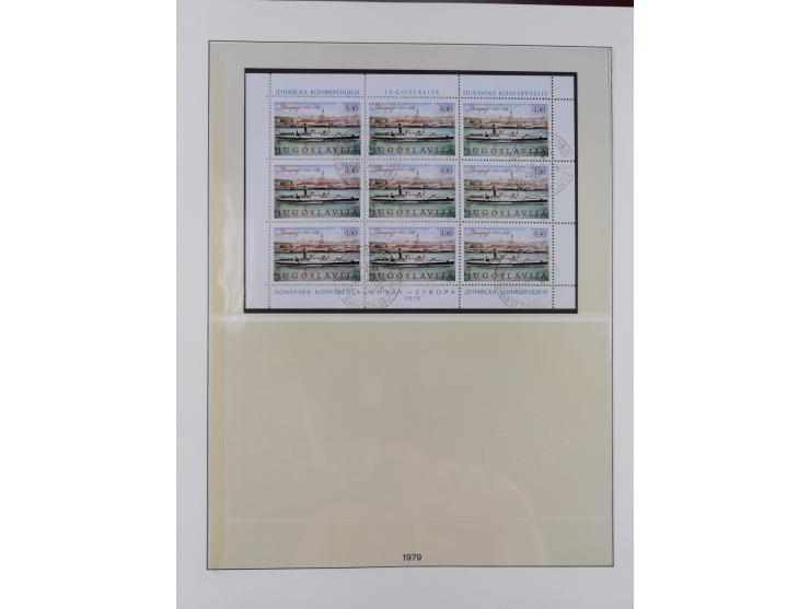 1949/79, postfrische und zusätzlich gestempelte Sammlung, in den Hauptnummern komplett, einschließlich Vor- und Mitläufern, d