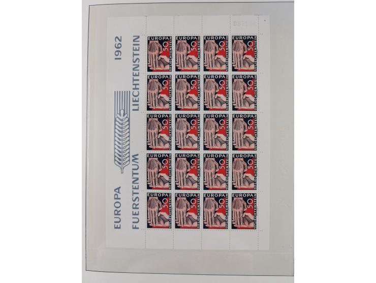 1949/79, postfrische und zusätzlich gestempelte Sammlung, in den Hauptnummern komplett, einschließlich Vor- und Mitläufern, d