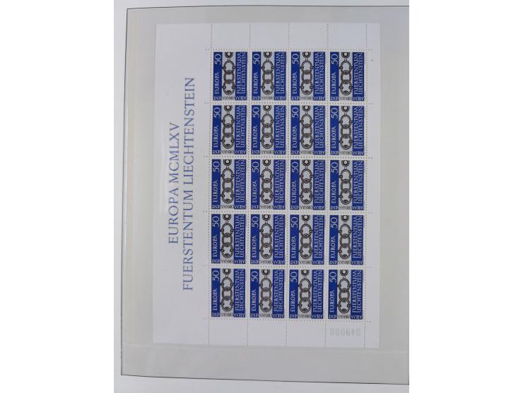 1949/79, postfrische und zusätzlich gestempelte Sammlung, in den Hauptnummern komplett, einschließlich Vor- und Mitläufern, d