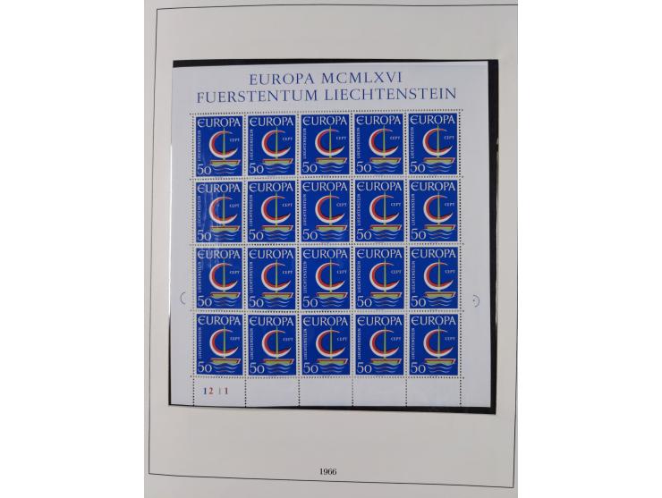 1949/79, postfrische und zusätzlich gestempelte Sammlung, in den Hauptnummern komplett, einschließlich Vor- und Mitläufern, d