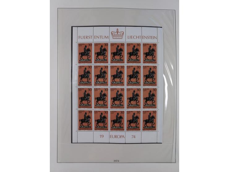 1949/79, postfrische und zusätzlich gestempelte Sammlung, in den Hauptnummern komplett, einschließlich Vor- und Mitläufern, d