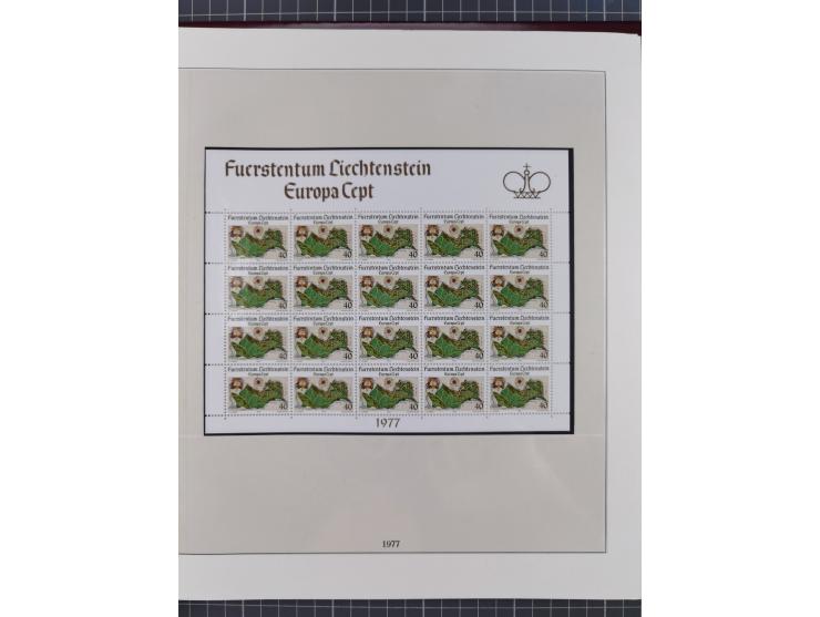 1949/79, postfrische und zusätzlich gestempelte Sammlung, in den Hauptnummern komplett, einschließlich Vor- und Mitläufern, d