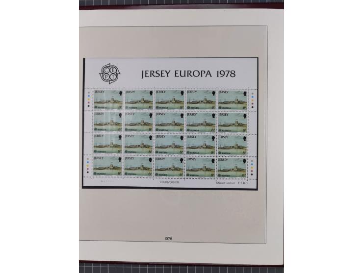 1949/79, postfrische und zusätzlich gestempelte Sammlung, in den Hauptnummern komplett, einschließlich Vor- und Mitläufern, d