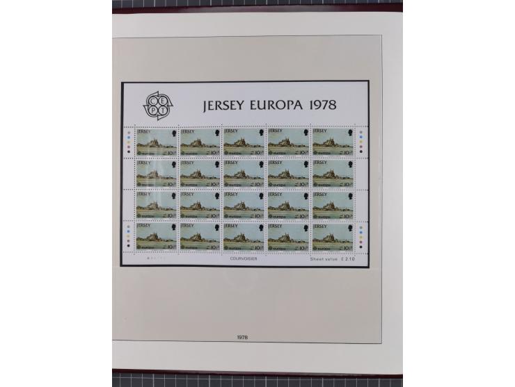 1949/79, postfrische und zusätzlich gestempelte Sammlung, in den Hauptnummern komplett, einschließlich Vor- und Mitläufern, d