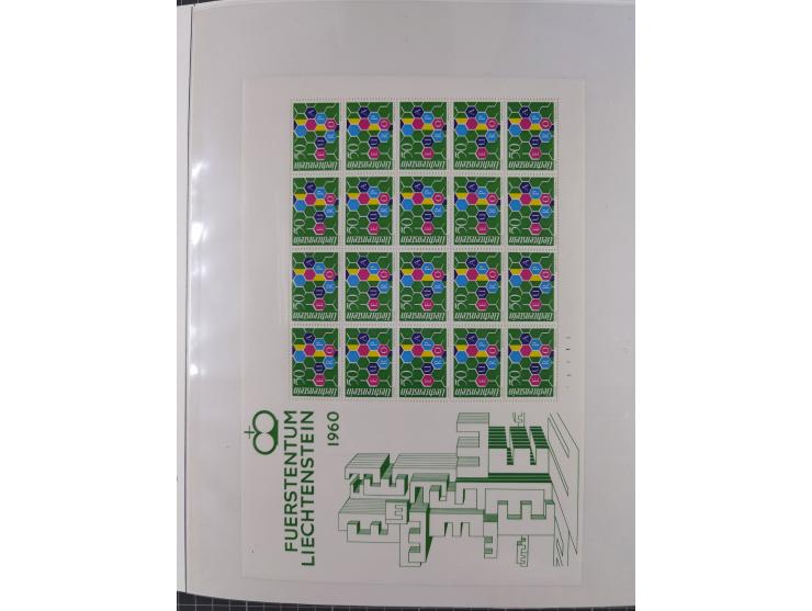 1949/79, postfrische und zusätzlich gestempelte Sammlung, in den Hauptnummern komplett, einschließlich Vor- und Mitläufern, d