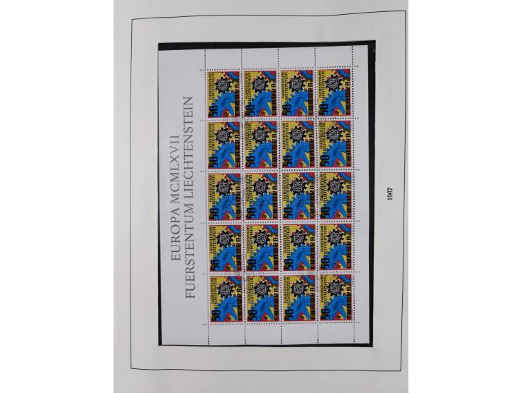 1949/79, postfrische und zusätzlich gestempelte Sammlung, in den Hauptnummern komplett, einschließlich Vor- und Mitläufern, d