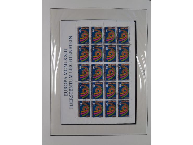 1949/79, postfrische und zusätzlich gestempelte Sammlung, in den Hauptnummern komplett, einschließlich Vor- und Mitläufern, d