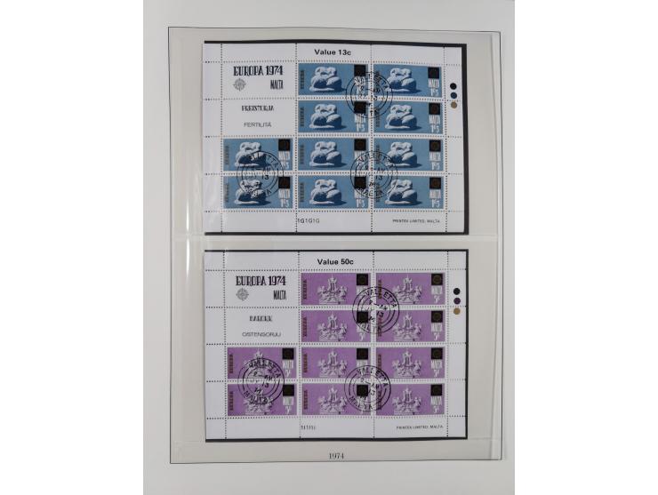 1949/79, postfrische und zusätzlich gestempelte Sammlung, in den Hauptnummern komplett, einschließlich Vor- und Mitläufern, d