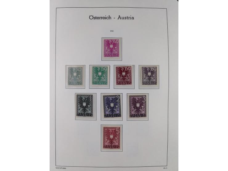 1945/78, postfrische und meist zusätzlich gestempelte Sammlung, in den Hauptnummern komplett, dabei Renner-Kleinbogen und Vög