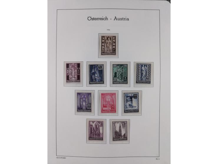 1945/78, postfrische und meist zusätzlich gestempelte Sammlung, in den Hauptnummern komplett, dabei Renner-Kleinbogen und Vög