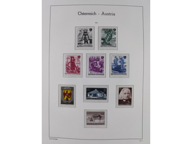 1945/78, postfrische und meist zusätzlich gestempelte Sammlung, in den Hauptnummern komplett, dabei Renner-Kleinbogen und Vög