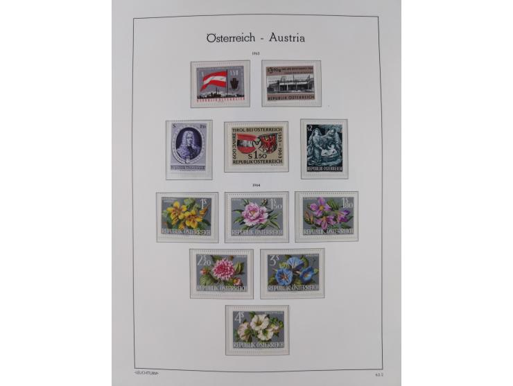1945/78, postfrische und meist zusätzlich gestempelte Sammlung, in den Hauptnummern komplett, dabei Renner-Kleinbogen und Vög