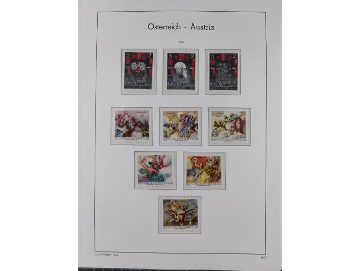 1945/78, postfrische und meist zusätzlich gestempelte Sammlung, in den Hauptnummern komplett, dabei Renner-Kleinbogen und Vög