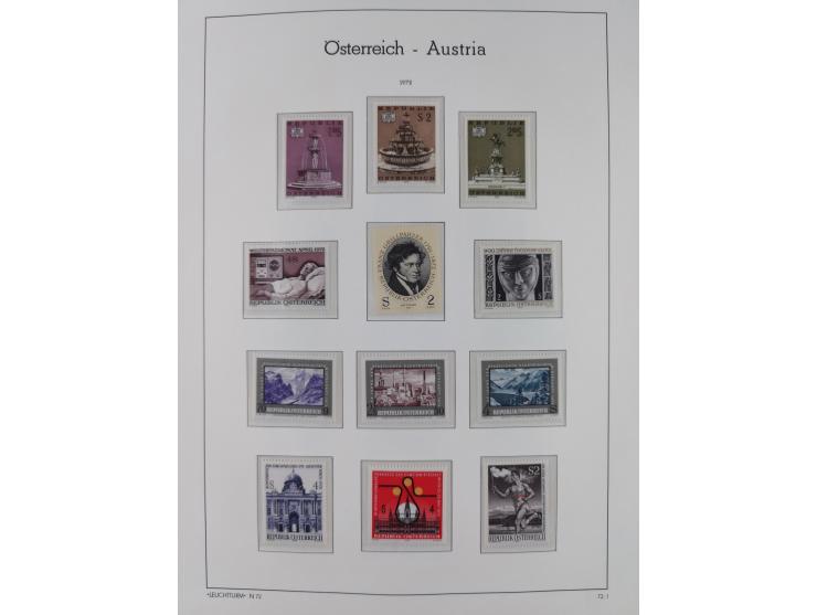 1945/78, postfrische und meist zusätzlich gestempelte Sammlung, in den Hauptnummern komplett, dabei Renner-Kleinbogen und Vög