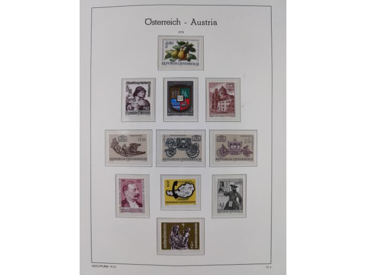 1945/78, postfrische und meist zusätzlich gestempelte Sammlung, in den Hauptnummern komplett, dabei Renner-Kleinbogen und Vög