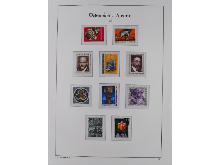 1945/78, postfrische und meist zusätzlich gestempelte Sammlung, in den Hauptnummern komplett, dabei Renner-Kleinbogen und Vög