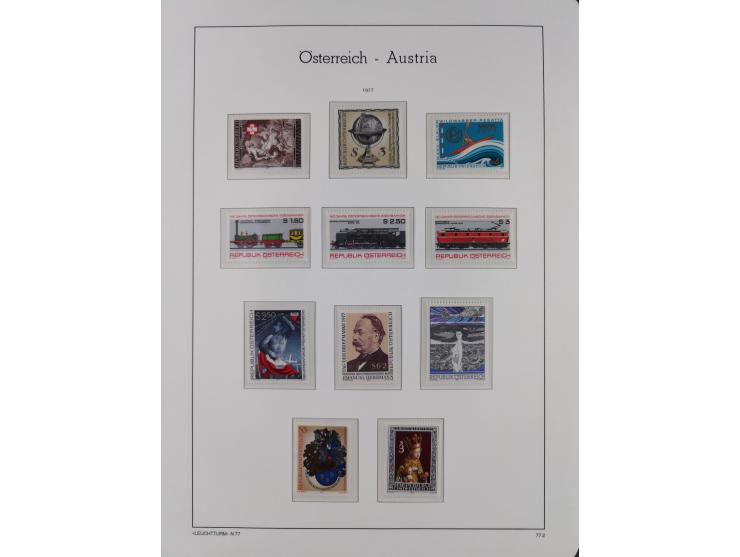 1945/78, postfrische und meist zusätzlich gestempelte Sammlung, in den Hauptnummern komplett, dabei Renner-Kleinbogen und Vög