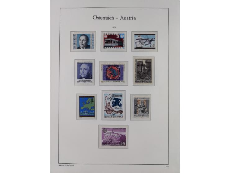 1945/78, postfrische und meist zusätzlich gestempelte Sammlung, in den Hauptnummern komplett, dabei Renner-Kleinbogen und Vög