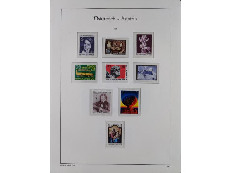 1945/78, postfrische und meist zusätzlich gestempelte Sammlung, in den Hauptnummern komplett, dabei Renner-Kleinbogen und Vög