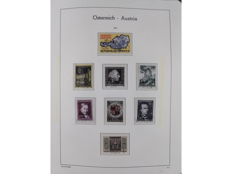 1945/78, postfrische und meist zusätzlich gestempelte Sammlung, in den Hauptnummern komplett, dabei Renner-Kleinbogen und Vög