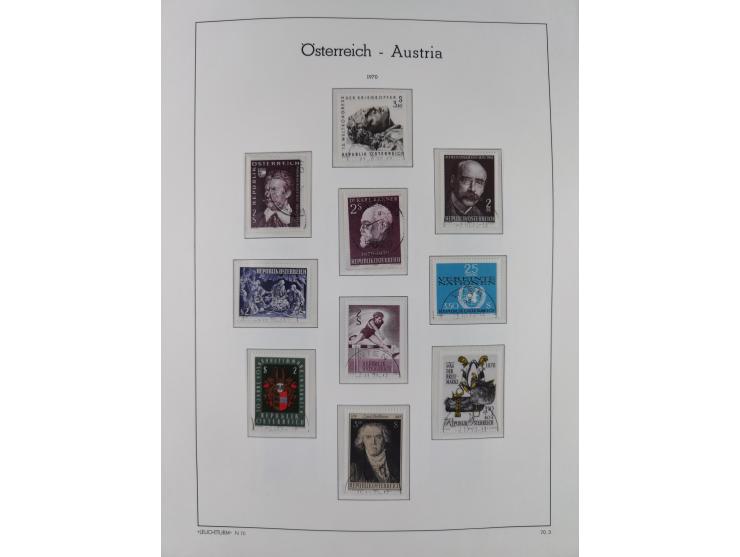 1945/78, postfrische und meist zusätzlich gestempelte Sammlung, in den Hauptnummern komplett, dabei Renner-Kleinbogen und Vög