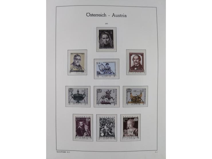 1945/78, postfrische und meist zusätzlich gestempelte Sammlung, in den Hauptnummern komplett, dabei Renner-Kleinbogen und Vög