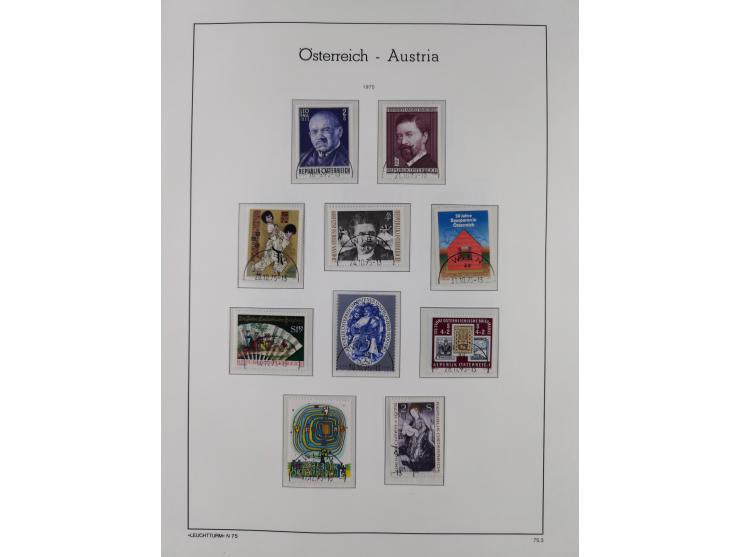 1945/78, postfrische und meist zusätzlich gestempelte Sammlung, in den Hauptnummern komplett, dabei Renner-Kleinbogen und Vög