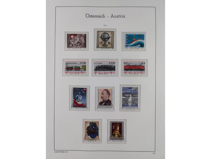 1945/78, postfrische und meist zusätzlich gestempelte Sammlung, in den Hauptnummern komplett, dabei Renner-Kleinbogen und Vög