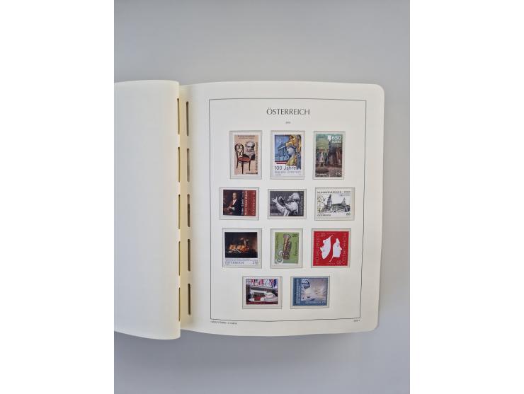 1899/2023, überkomplette postfrische und zusätzlich etwas gestempelte Sammlung in 12 Vordruckalben und losen Blättern, ab 194