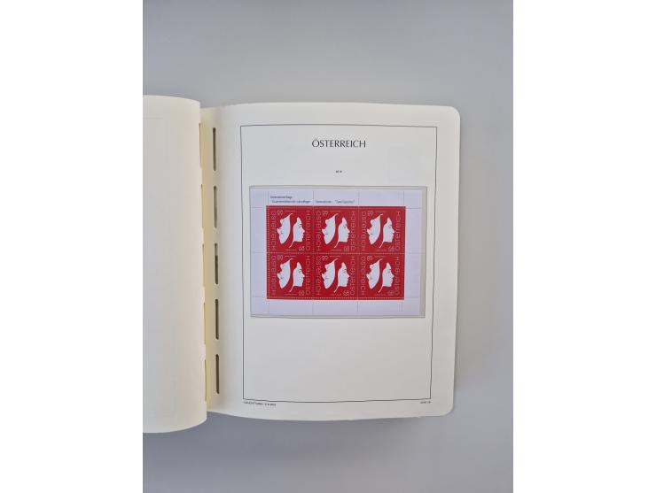 1899/2023, überkomplette postfrische und zusätzlich etwas gestempelte Sammlung in 12 Vordruckalben und losen Blättern, ab 194