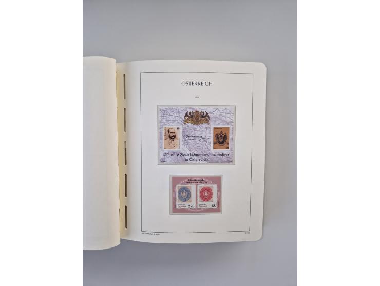 1899/2023, überkomplette postfrische und zusätzlich etwas gestempelte Sammlung in 12 Vordruckalben und losen Blättern, ab 194