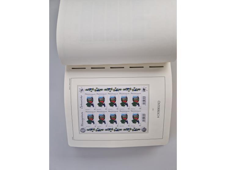 1899/2023, überkomplette postfrische und zusätzlich etwas gestempelte Sammlung in 12 Vordruckalben und losen Blättern, ab 194