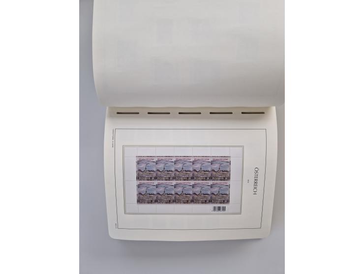 1899/2023, überkomplette postfrische und zusätzlich etwas gestempelte Sammlung in 12 Vordruckalben und losen Blättern, ab 194