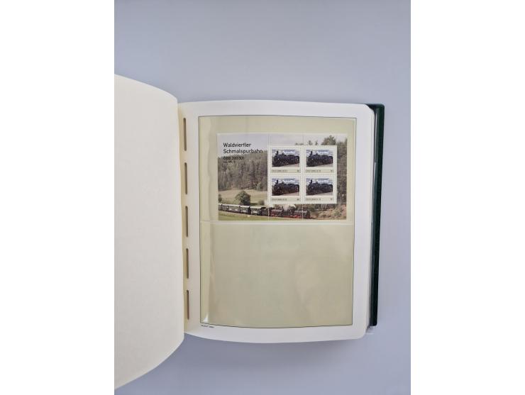 1899/2023, überkomplette postfrische und zusätzlich etwas gestempelte Sammlung in 12 Vordruckalben und losen Blättern, ab 194