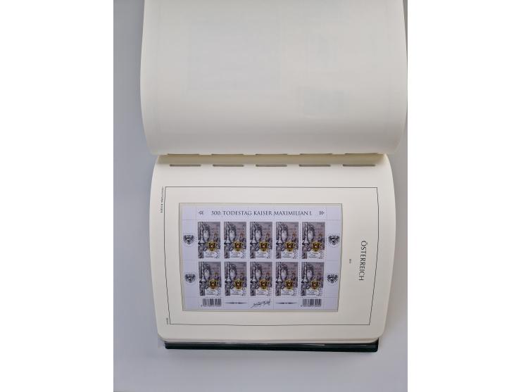 1899/2023, überkomplette postfrische und zusätzlich etwas gestempelte Sammlung in 12 Vordruckalben und losen Blättern, ab 194