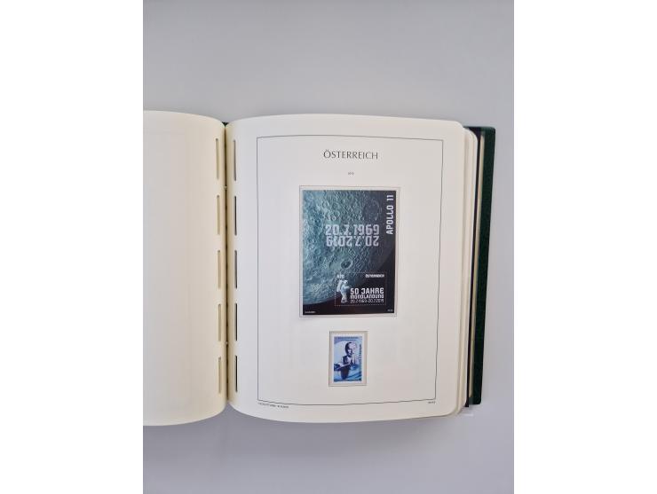 1899/2023, überkomplette postfrische und zusätzlich etwas gestempelte Sammlung in 12 Vordruckalben und losen Blättern, ab 194