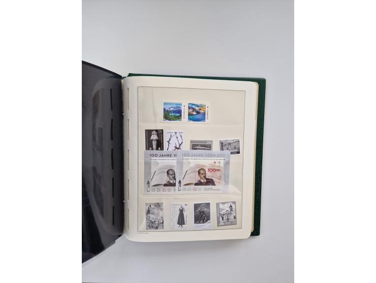 1899/2023, überkomplette postfrische und zusätzlich etwas gestempelte Sammlung in 12 Vordruckalben und losen Blättern, ab 194