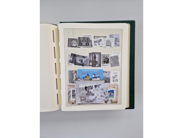 1899/2023, überkomplette postfrische und zusätzlich etwas gestempelte Sammlung in 12 Vordruckalben und losen Blättern, ab 194